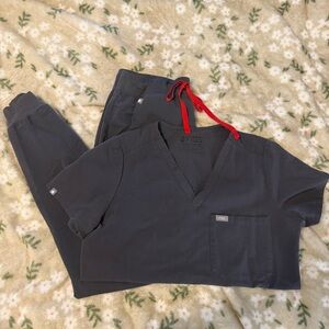 Figs Charcoal Gray Scrub Set